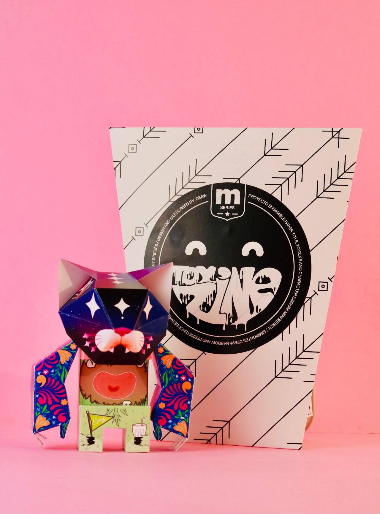 Le Robot: an adorable paper robot to assemble and re-imagine