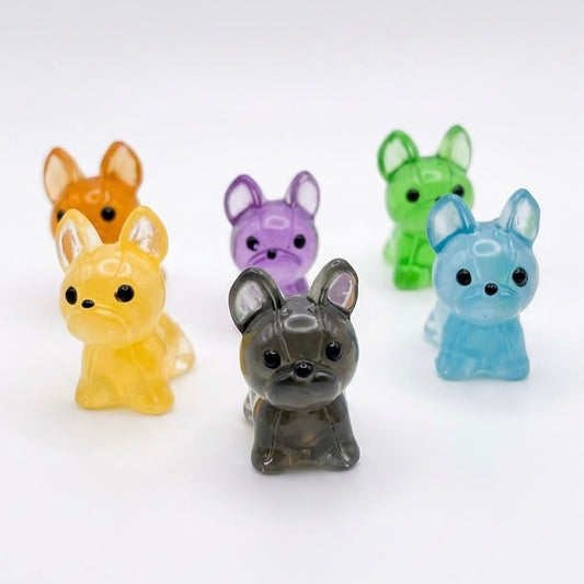 Mini Figuras de Resina "Glow-In-The-Dark" – Colección Chihuahua 1.5 cm – Proyecto Ensamble