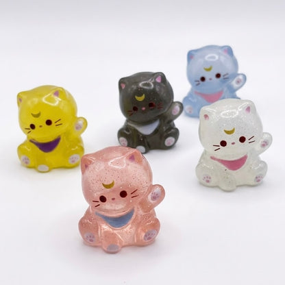 Mini Figuras de Resina Glow in the Dark | Colección Gatos 2 cm | Proyecto Ensamble