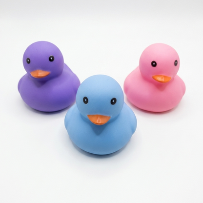 Pato de hule pure color minimalista de 5cm, diseño limpio Proyecto Ensamble.