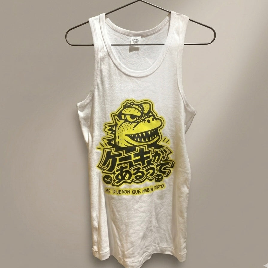Polera sin mangas tank top blanca ilustración Godzilla Gojira Me dijeron que había Torta Edición Gráfica por Proyecto Ensamble