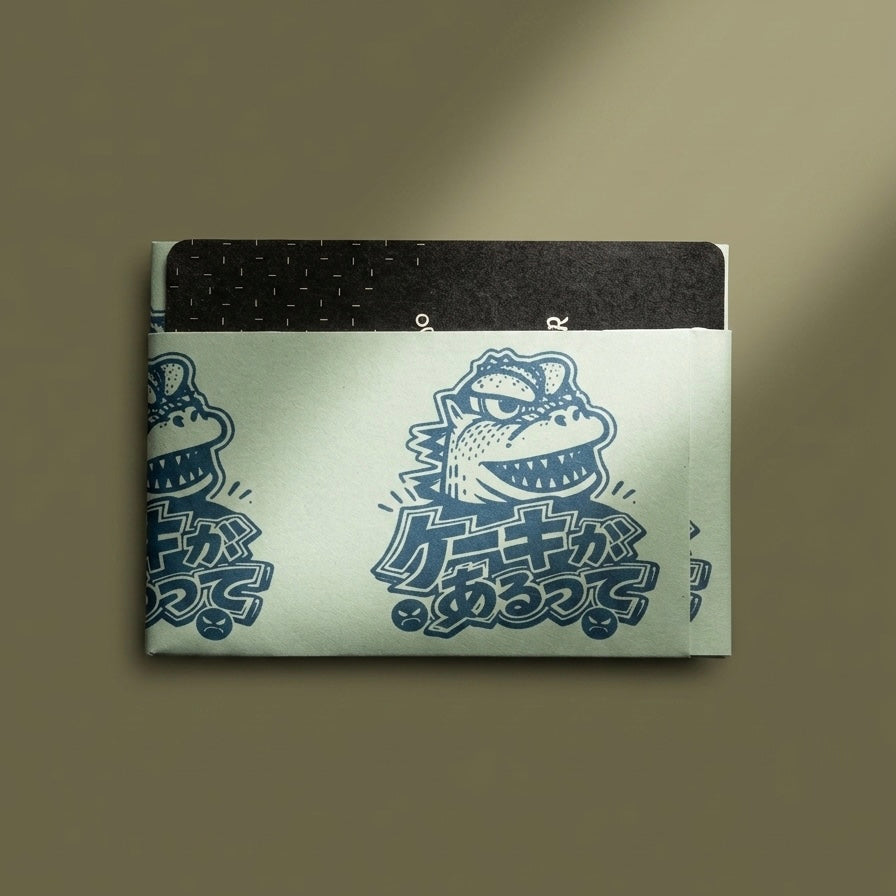 Tarjetero de papel termolaminado impermeable ilustración Godzilla Torta por Don Libedlulo para Proyecto Ensamble 6